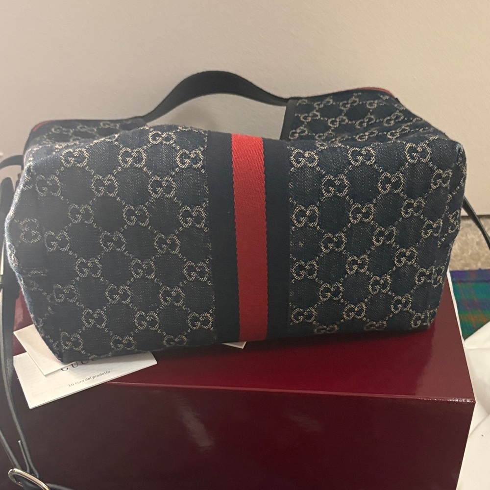 Gucci Black and Red Shoulder Bag - Picture 8 of 16